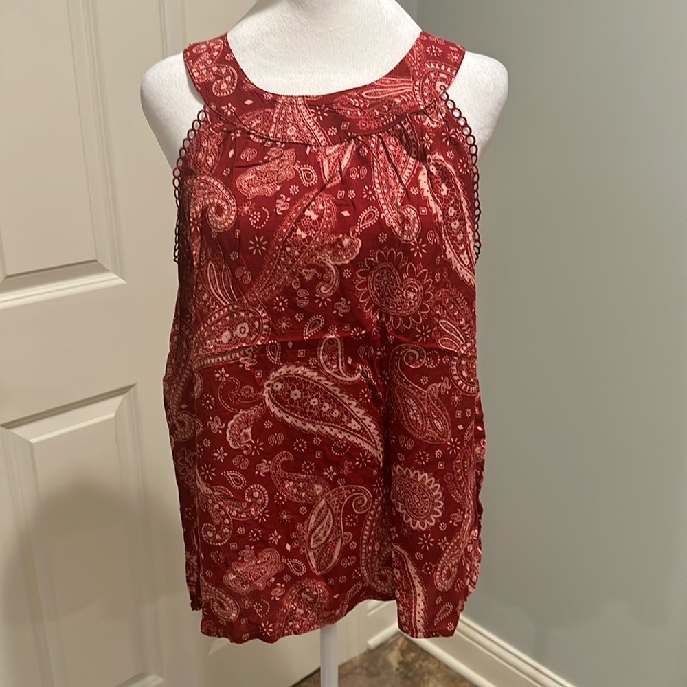 Red paisley tank top. Size Small. Never worn.